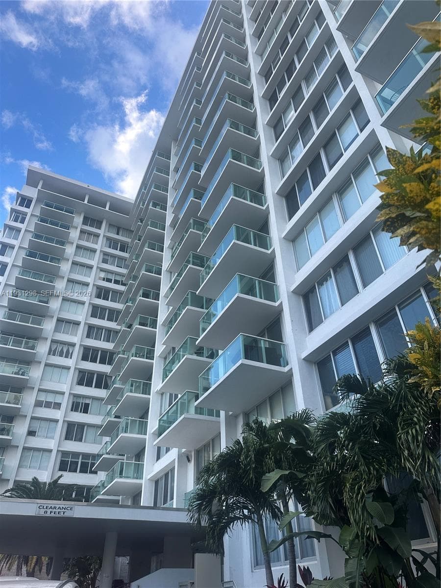 A11931298 — Miami Beach — 18