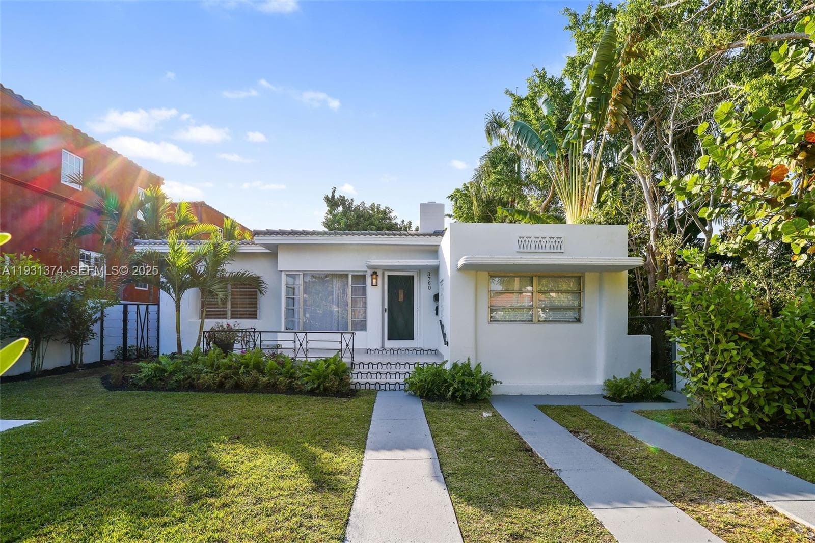 A11931374 — Miami Beach — 39