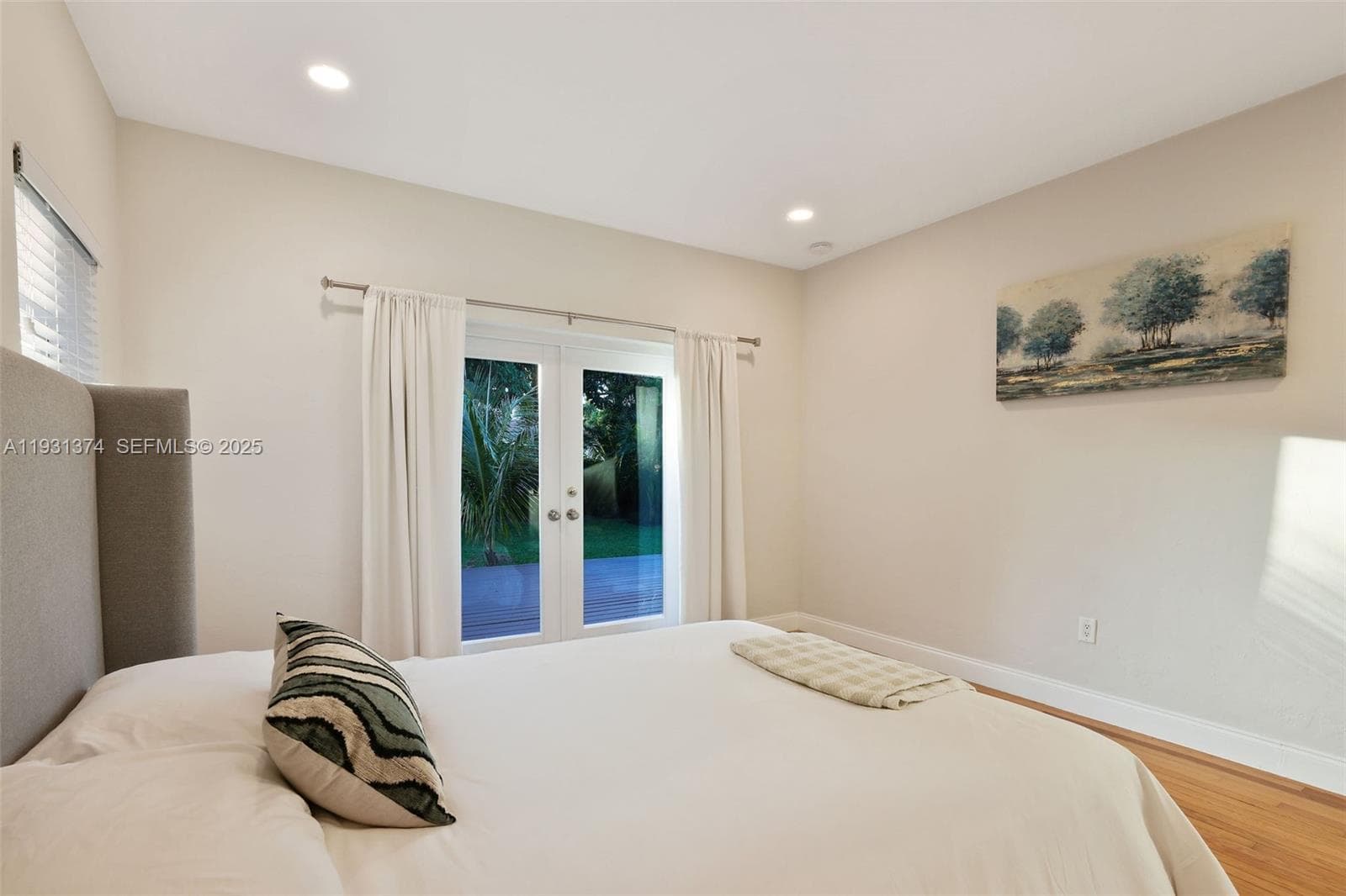 A11931374 — Miami Beach — 25