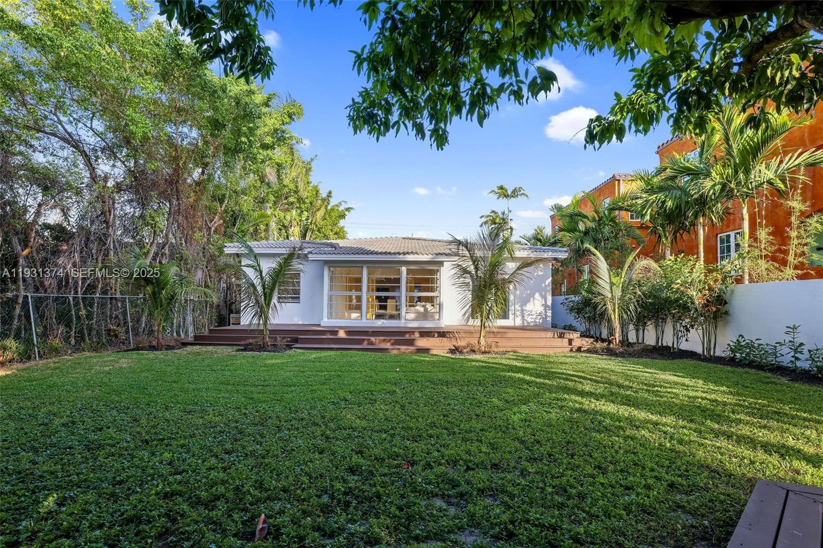 A11931374 — Miami Beach — 21