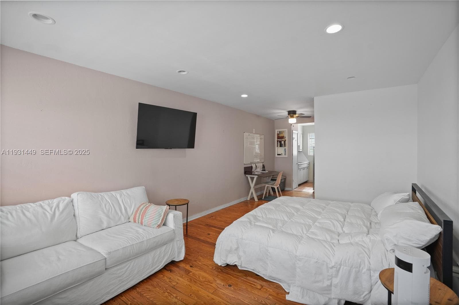 A11931449 — Miami Beach