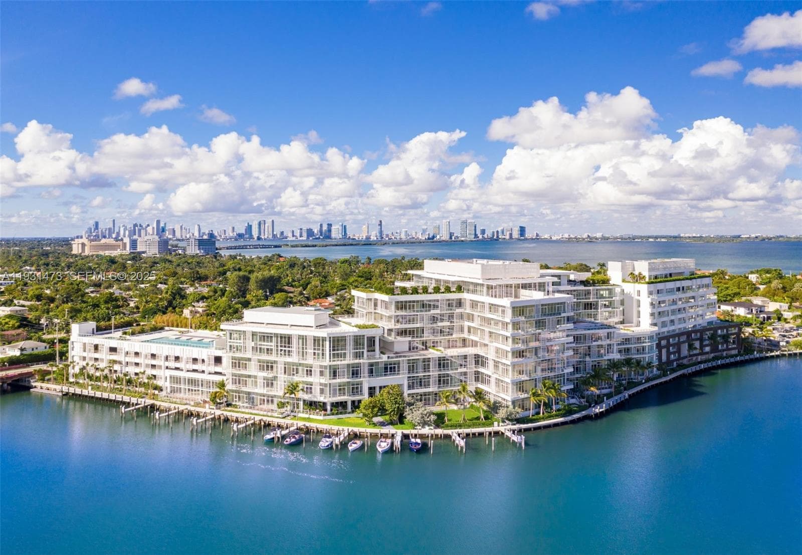 A11931473 — Miami Beach