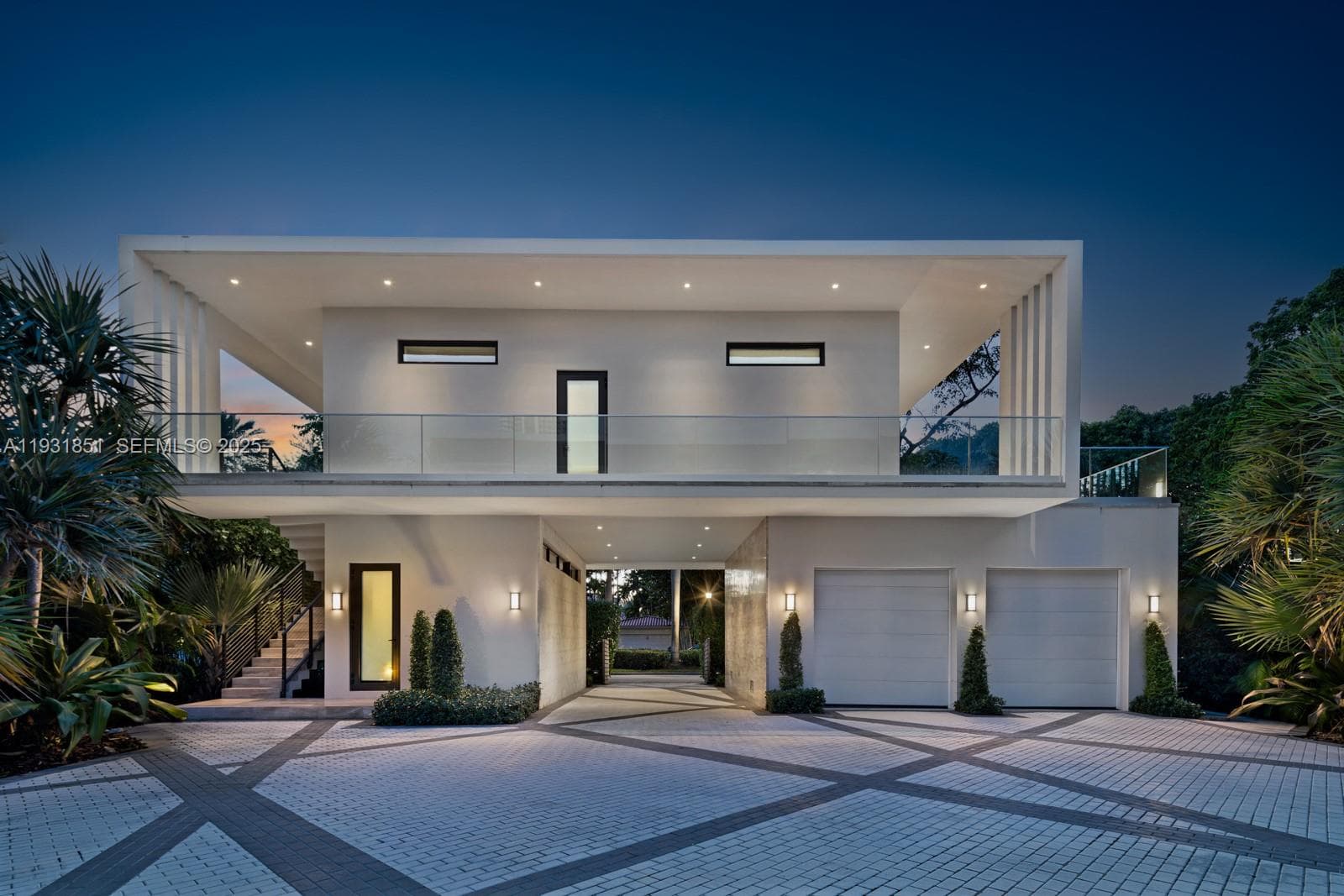 A11931851 — Miami Beach — 28