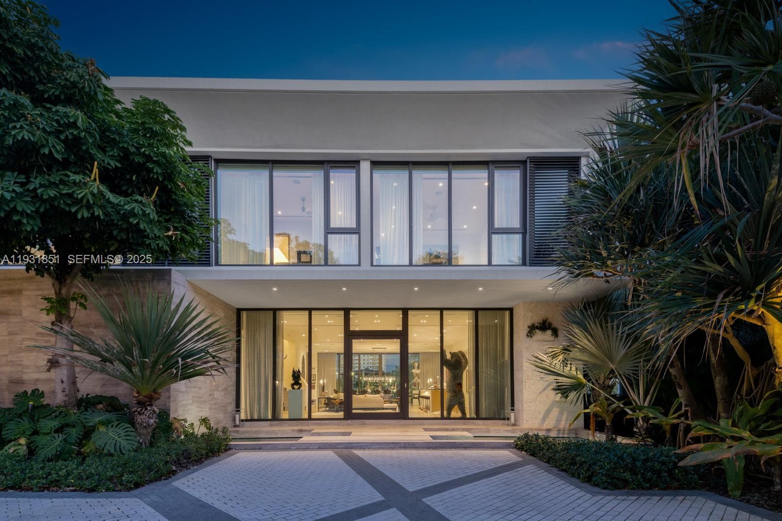A11931851 — Miami Beach — 5