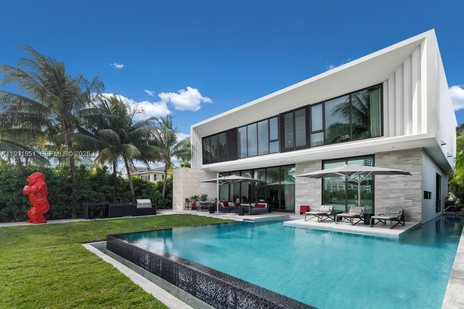A11931851 — Miami Beach — 38
