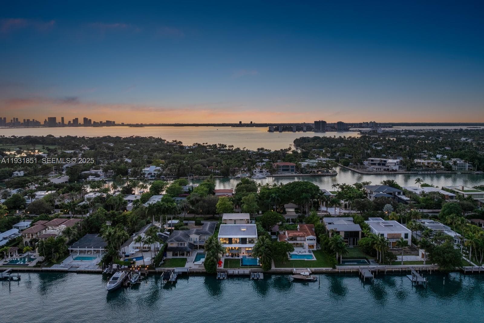 A11931851 — Miami Beach — 49