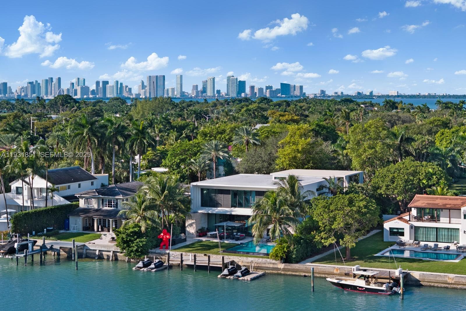 A11931851 — Miami Beach — 51