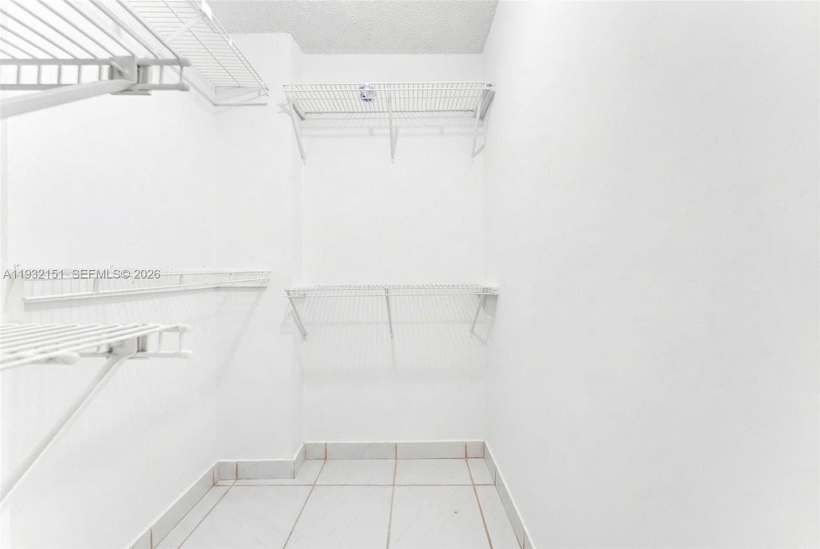 A11932151 — Miami Beach — 9