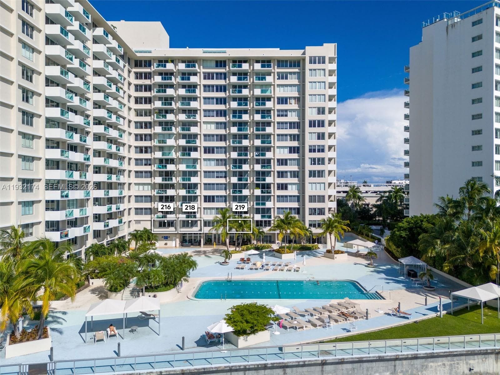 A11932174 — Miami Beach — 24