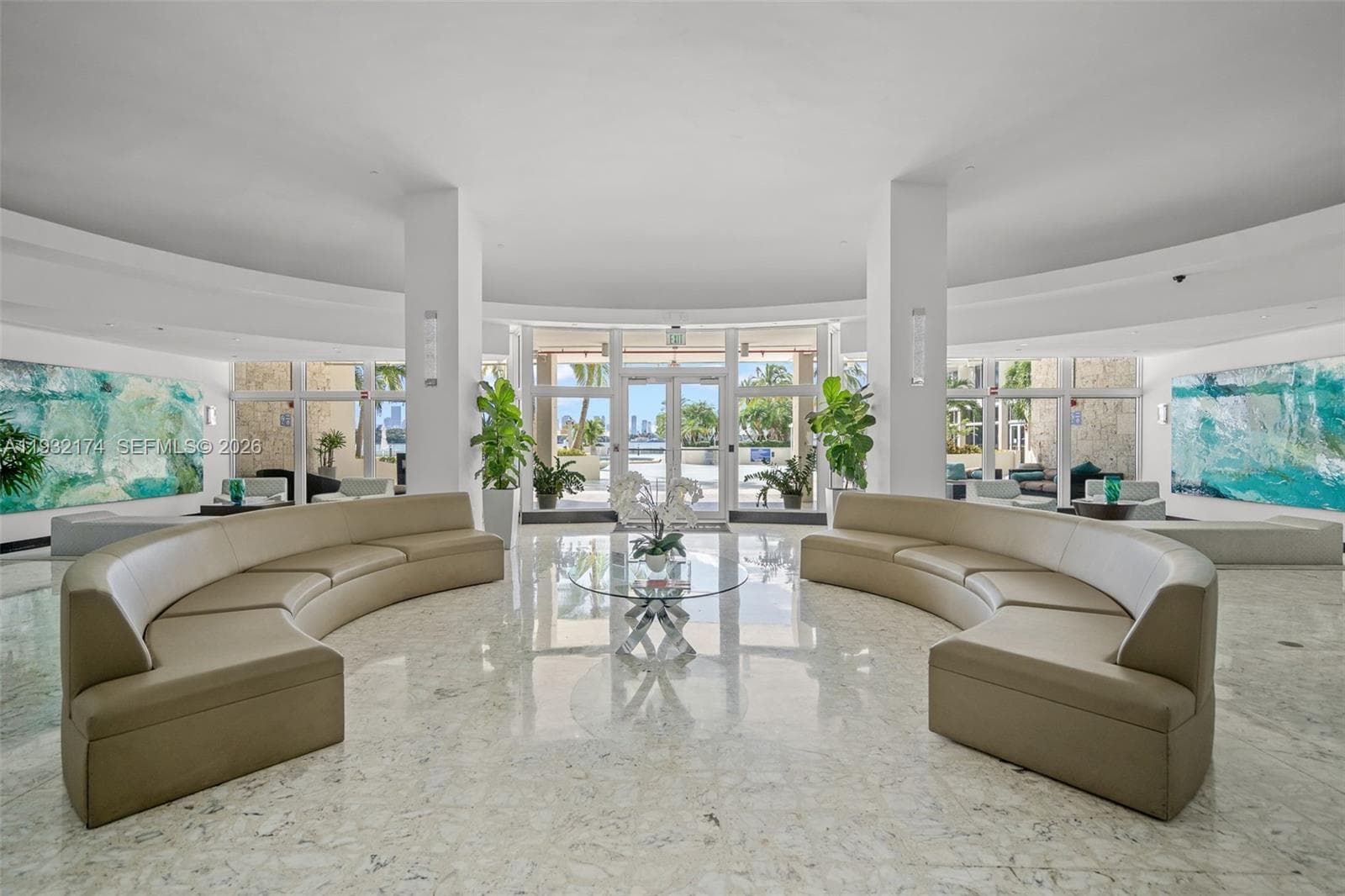 A11932174 — Miami Beach — 25