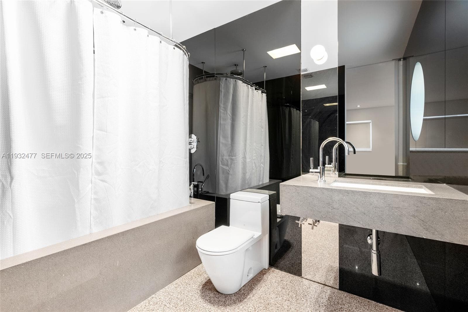 A11932477 — Miami Beach — 26