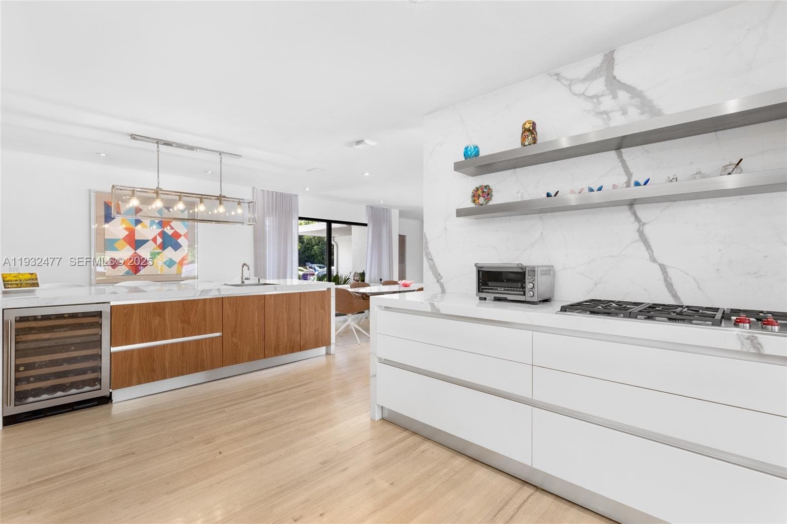 A11932477 — Miami Beach — 8