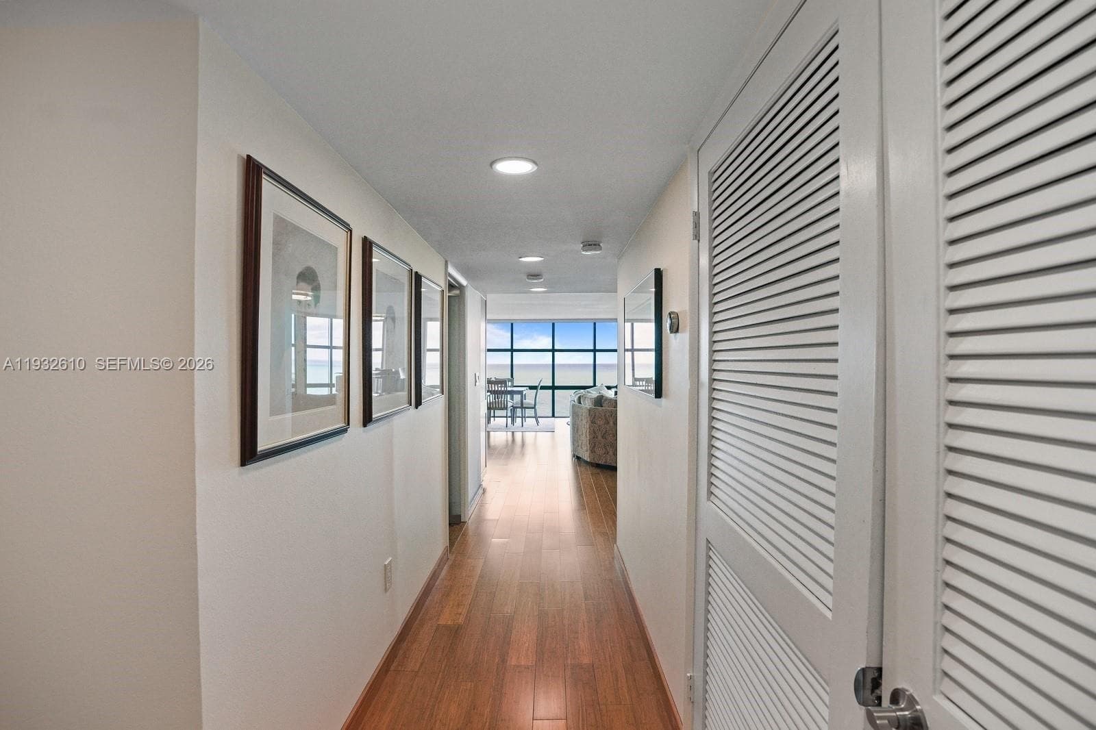 A11932610 — Miami Beach — 27