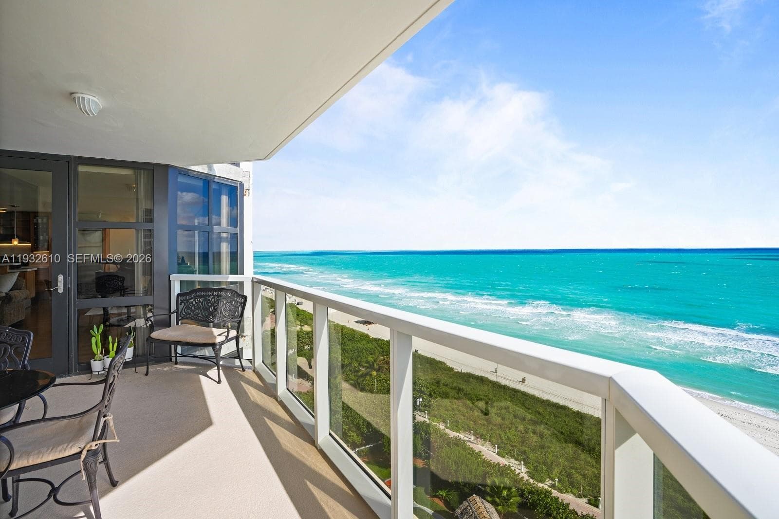 A11932610 — Miami Beach — 2