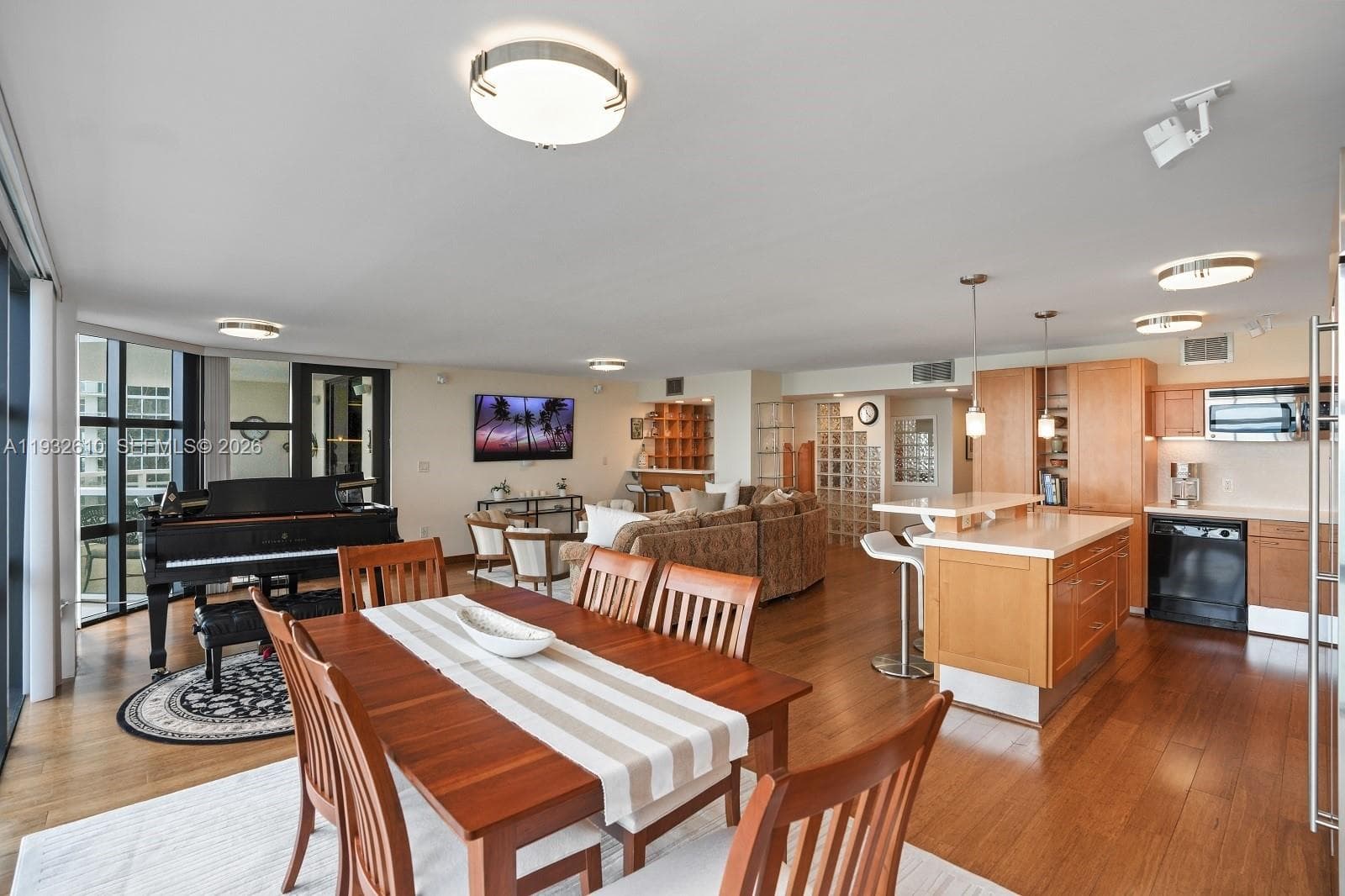 A11932610 — Miami Beach — 7