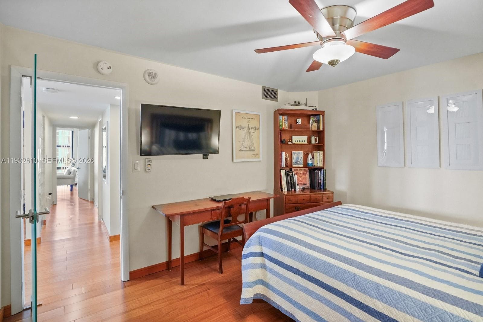 A11932610 — Miami Beach — 20