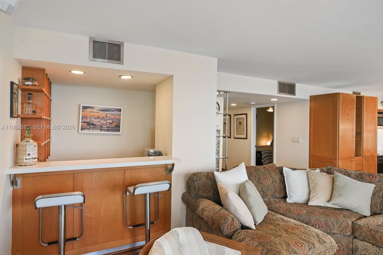 A11932610 — Miami Beach — 9