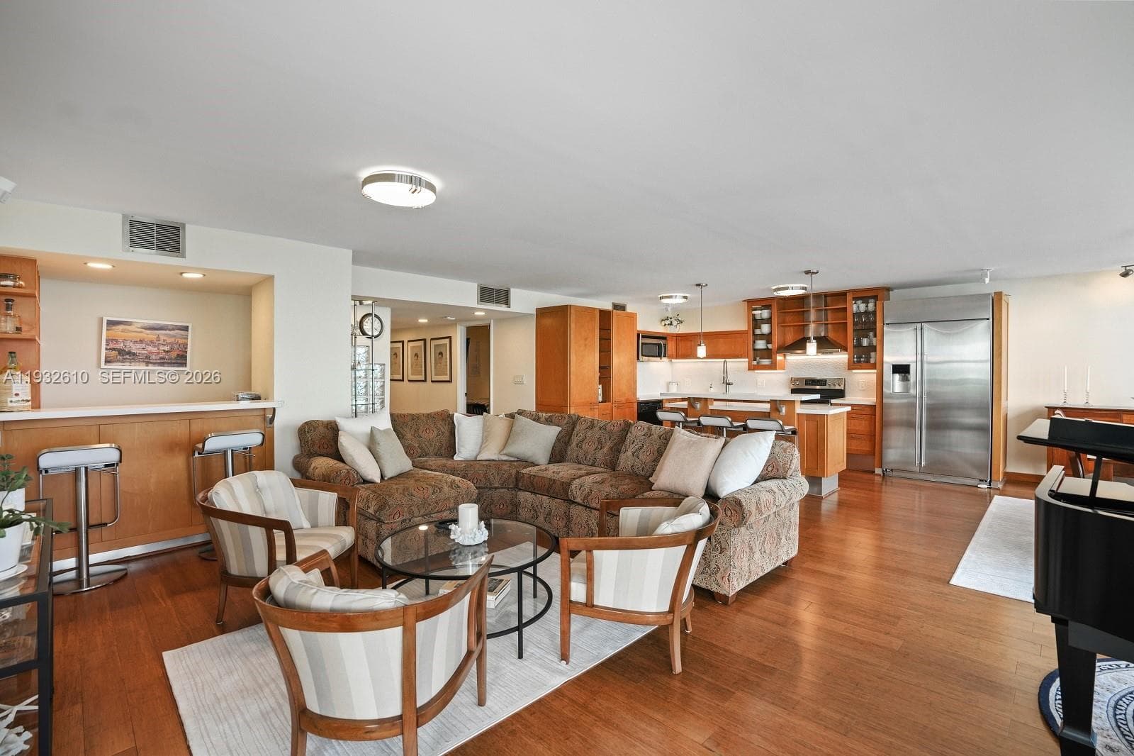 A11932610 — Miami Beach — 34
