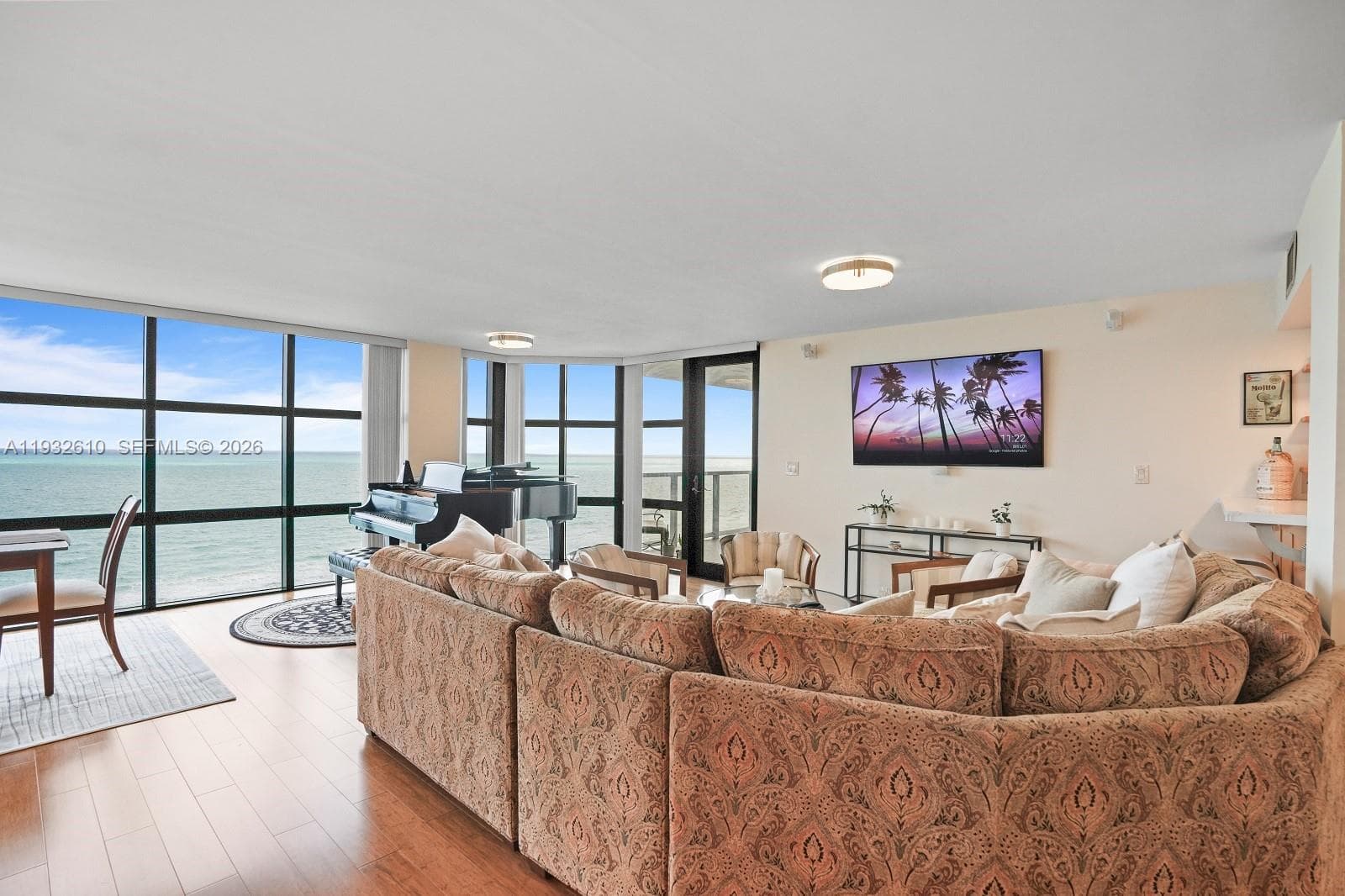 A11932610 — Miami Beach — 38