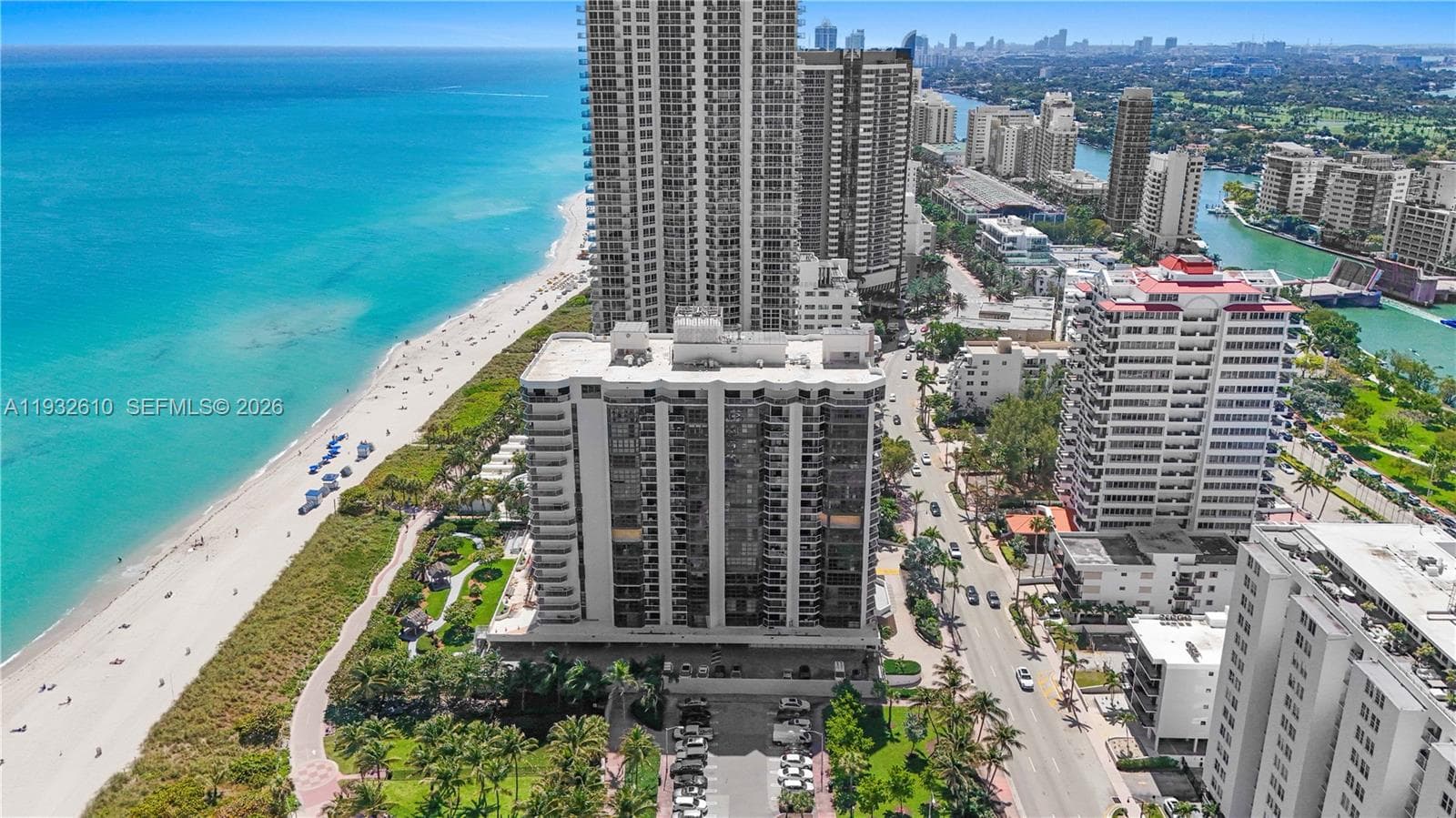 A11932610 — Miami Beach — 55