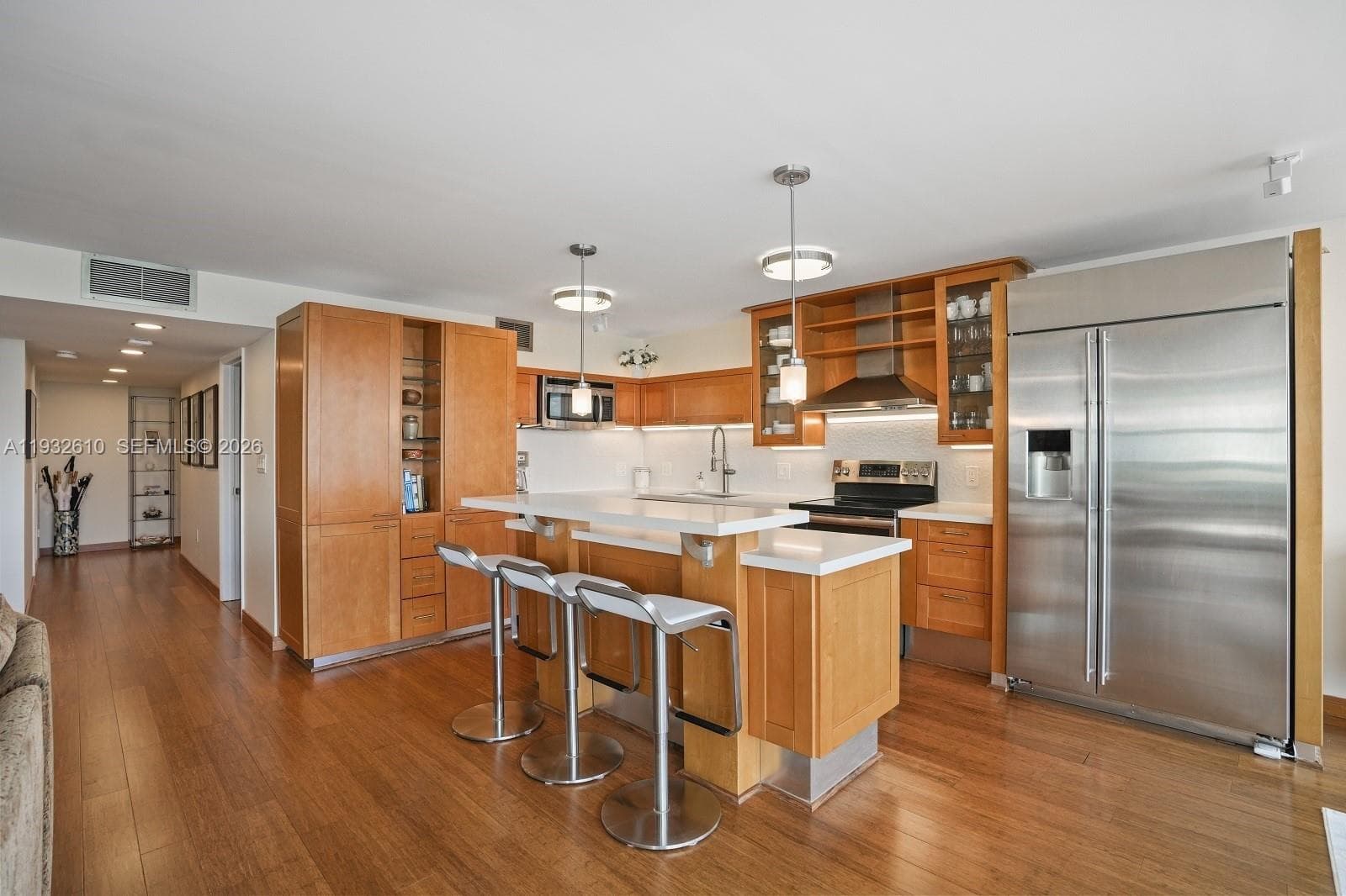A11932610 — Miami Beach — 37