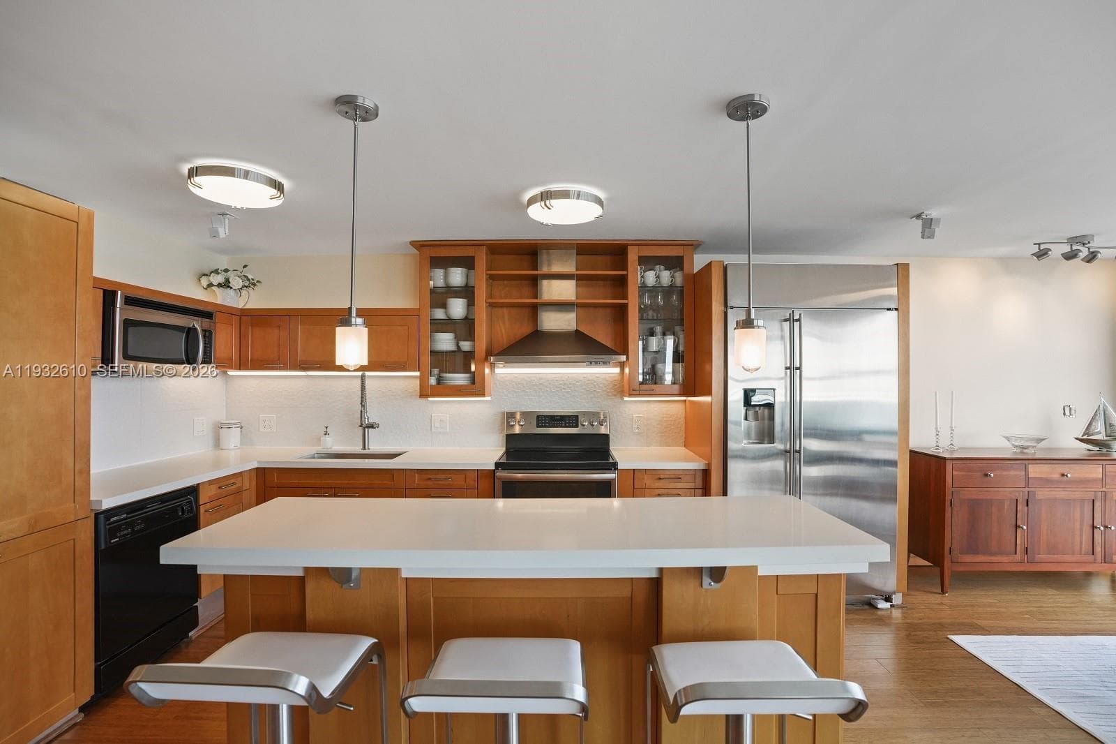 A11932610 — Miami Beach — 40