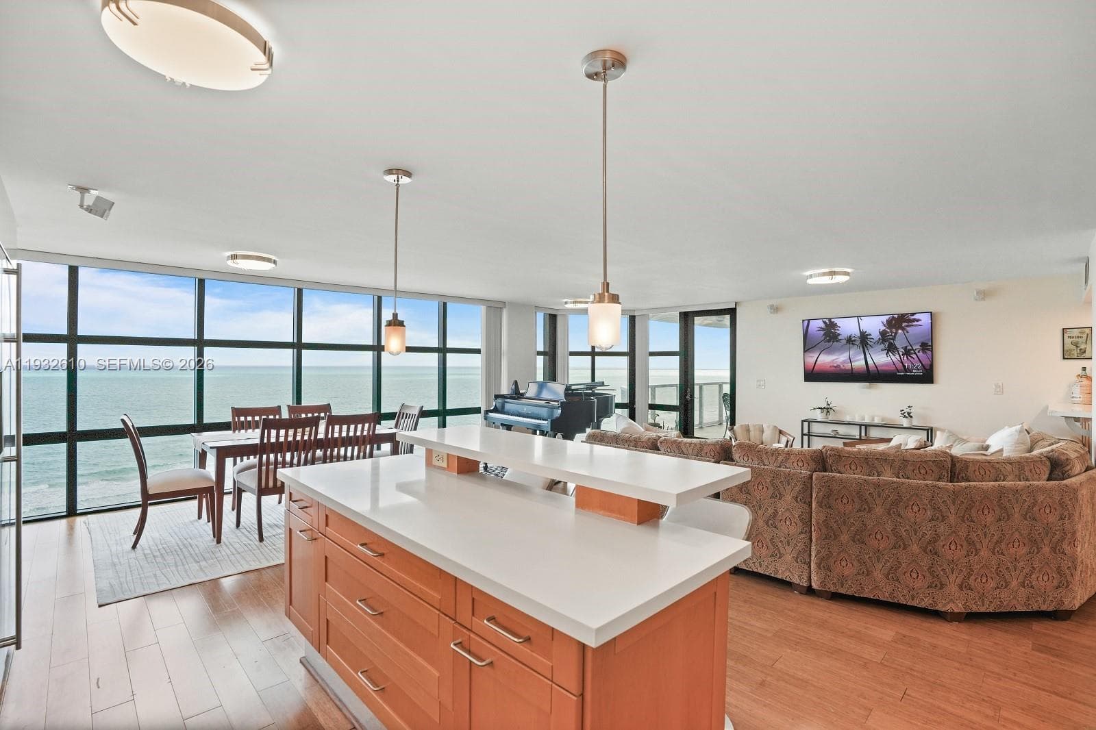 A11932610 — Miami Beach — 39