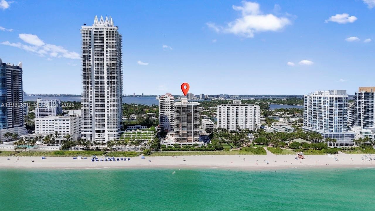 A11932610 — Miami Beach — 60