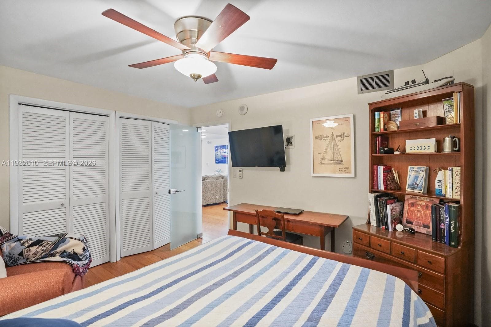 A11932610 — Miami Beach — 21