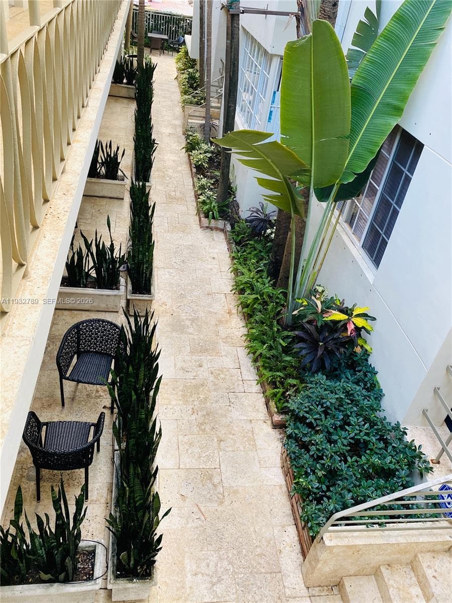 A11932789 — Miami Beach — 26