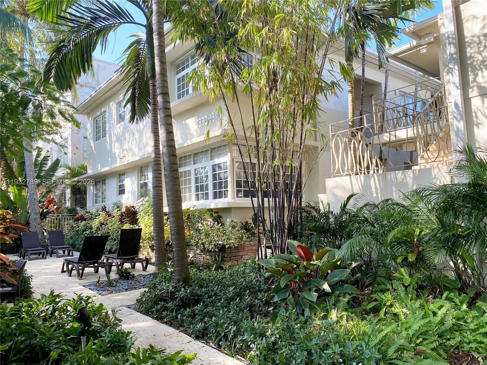 A11932789 — Miami Beach — 28