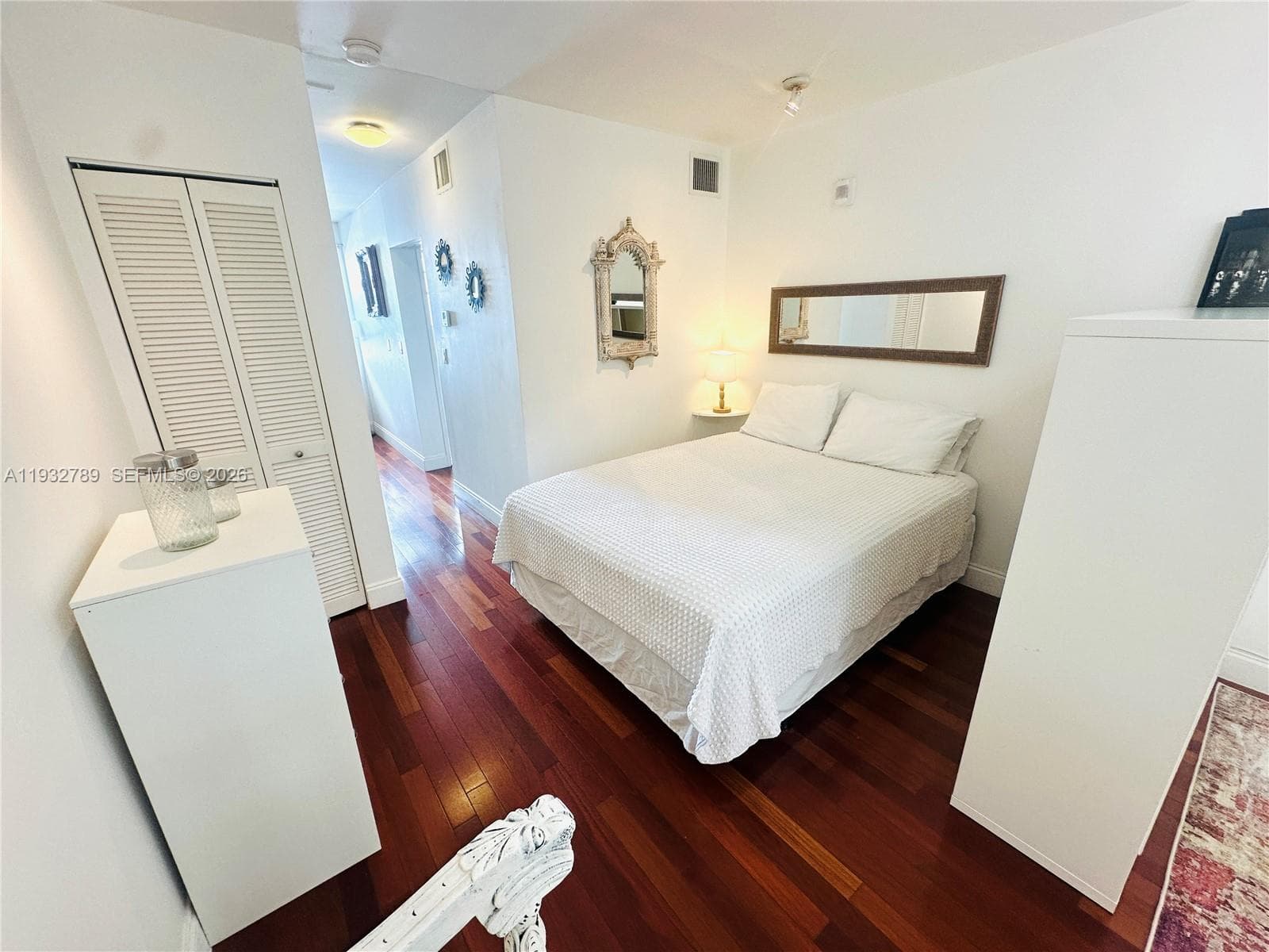 A11932789 — Miami Beach — 9