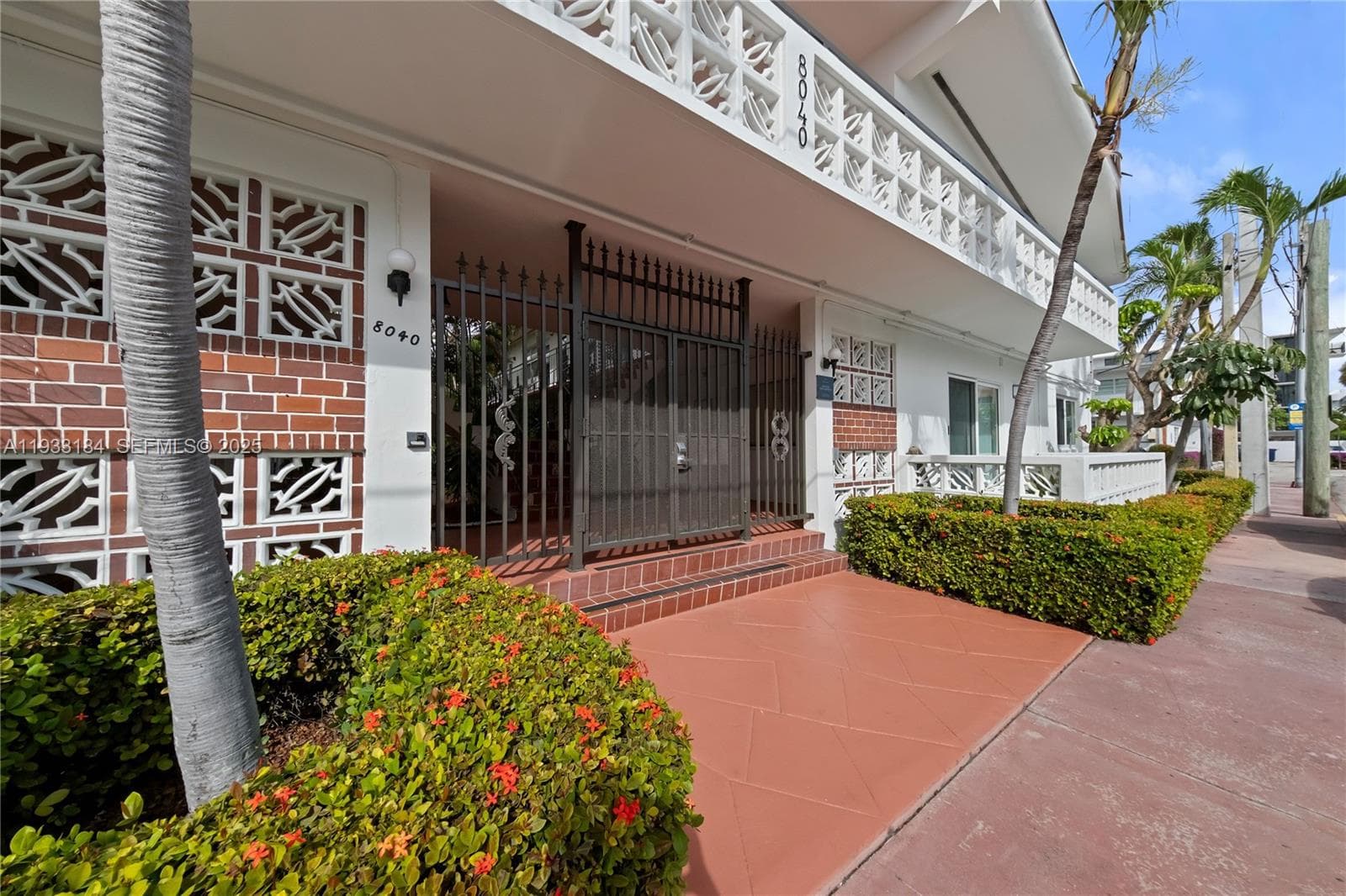 A11933184 — Miami Beach — 2