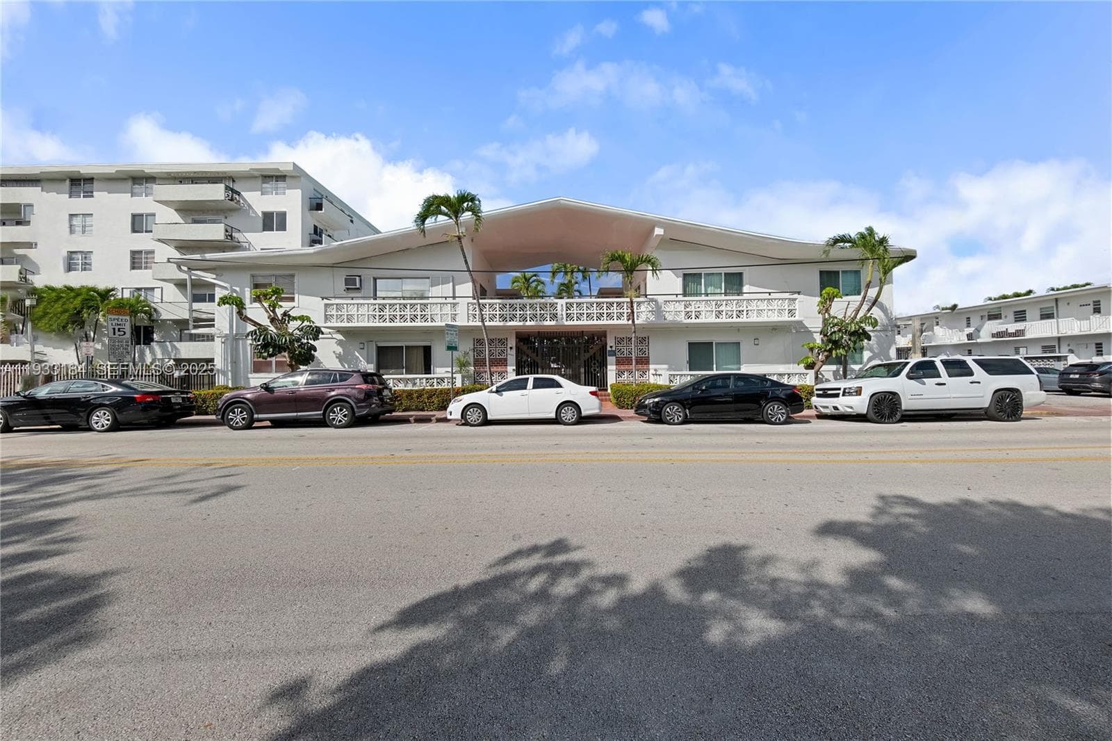 A11933184 — Miami Beach