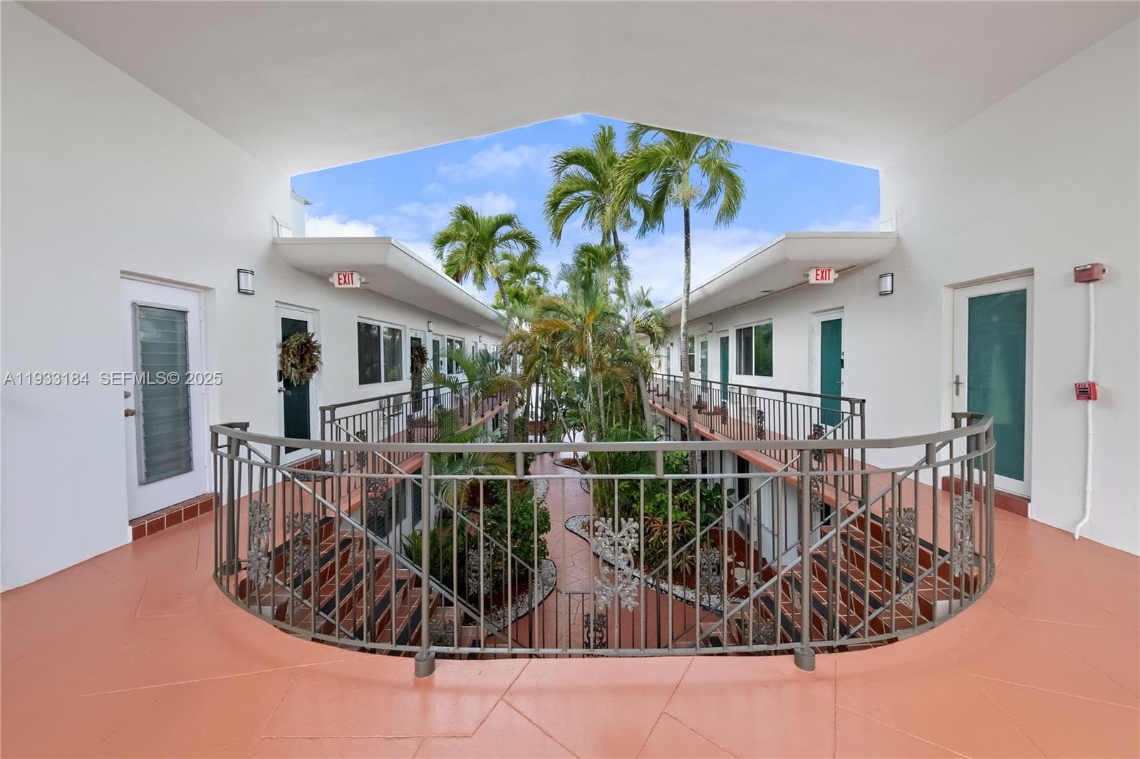 A11933184 — Miami Beach — 4
