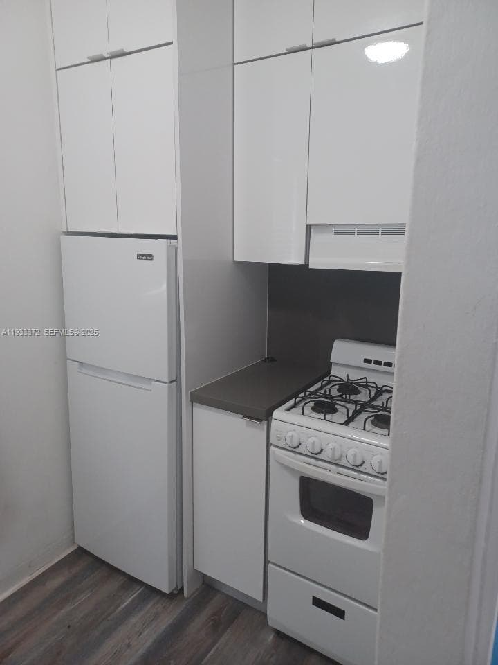 A11933372 — Miami Beach — 3