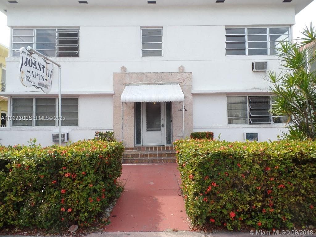 A11933372 — Miami Beach