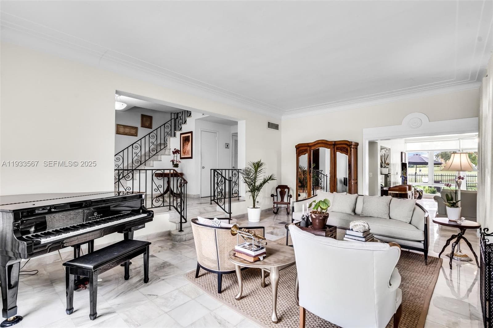 A11933567 — Miami Beach — 13