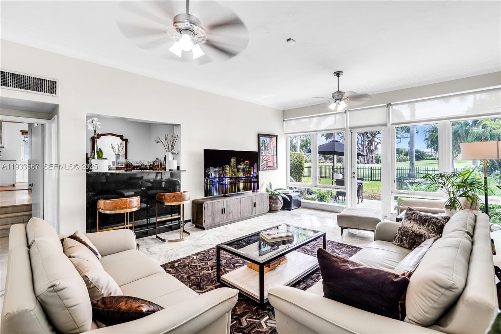 A11933567 — Miami Beach — 15