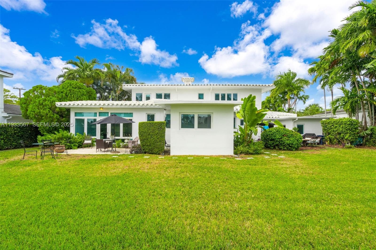 A11933567 — Miami Beach — 25