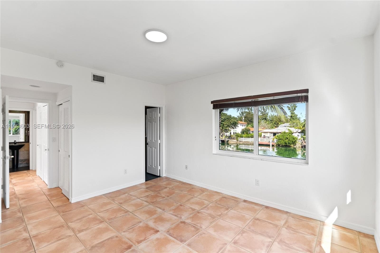 A11933603 — Miami Beach — 27