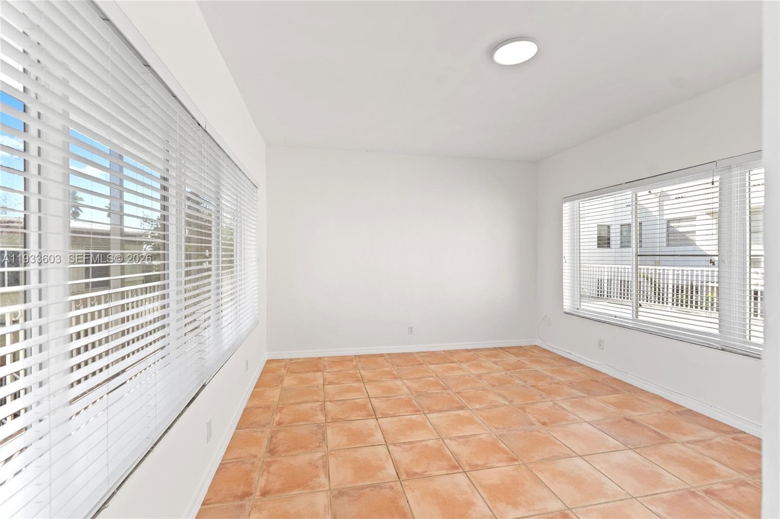 A11933603 — Miami Beach — 6
