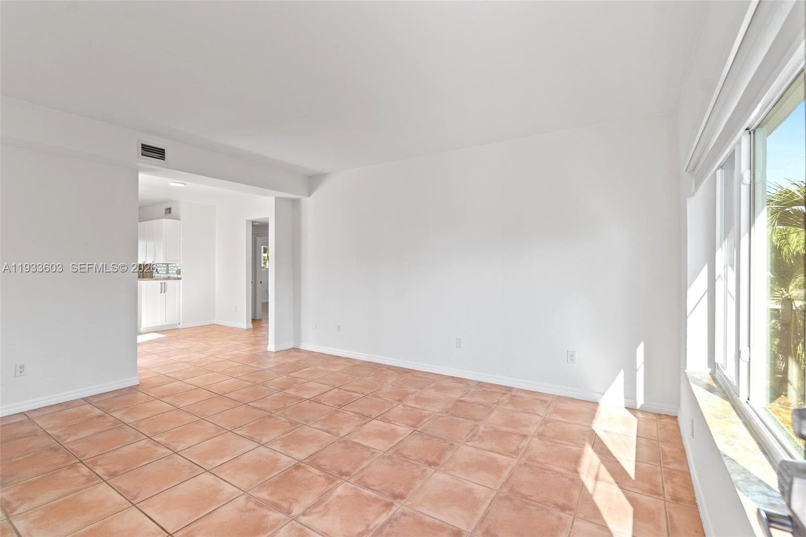 A11933603 — Miami Beach — 3