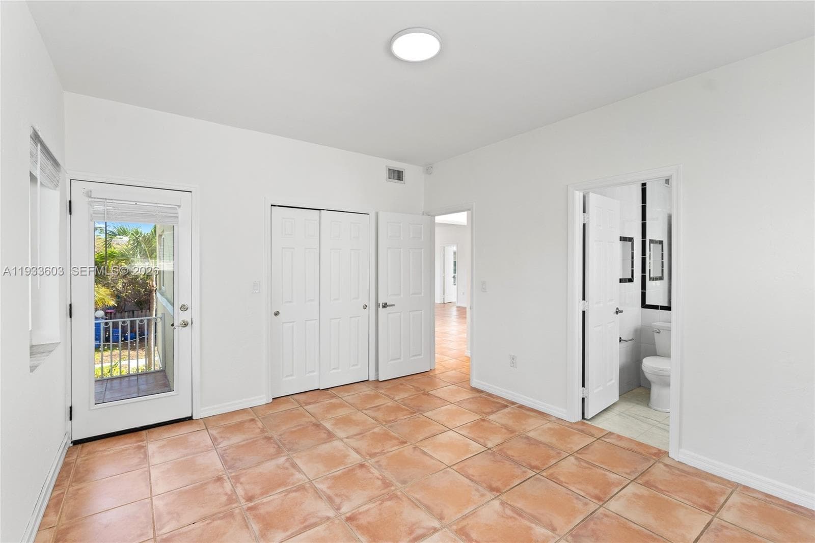 A11933603 — Miami Beach — 18