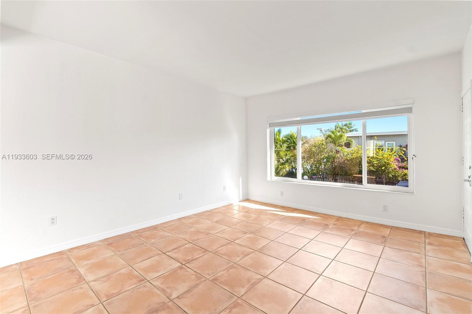 A11933603 — Miami Beach — 4
