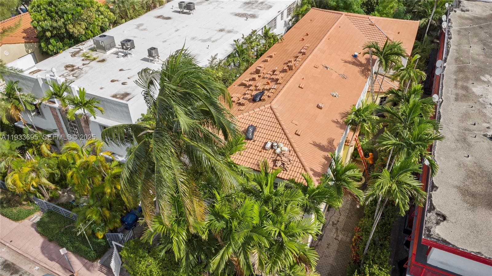A11933695 — Miami Beach — 22