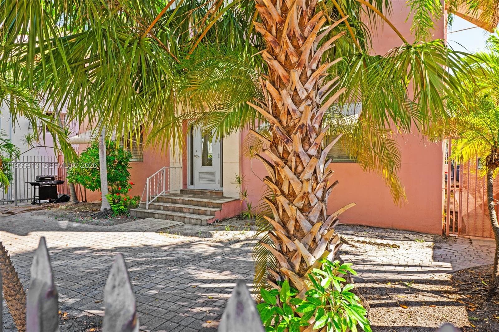 A11933913 — Miami Beach — 2