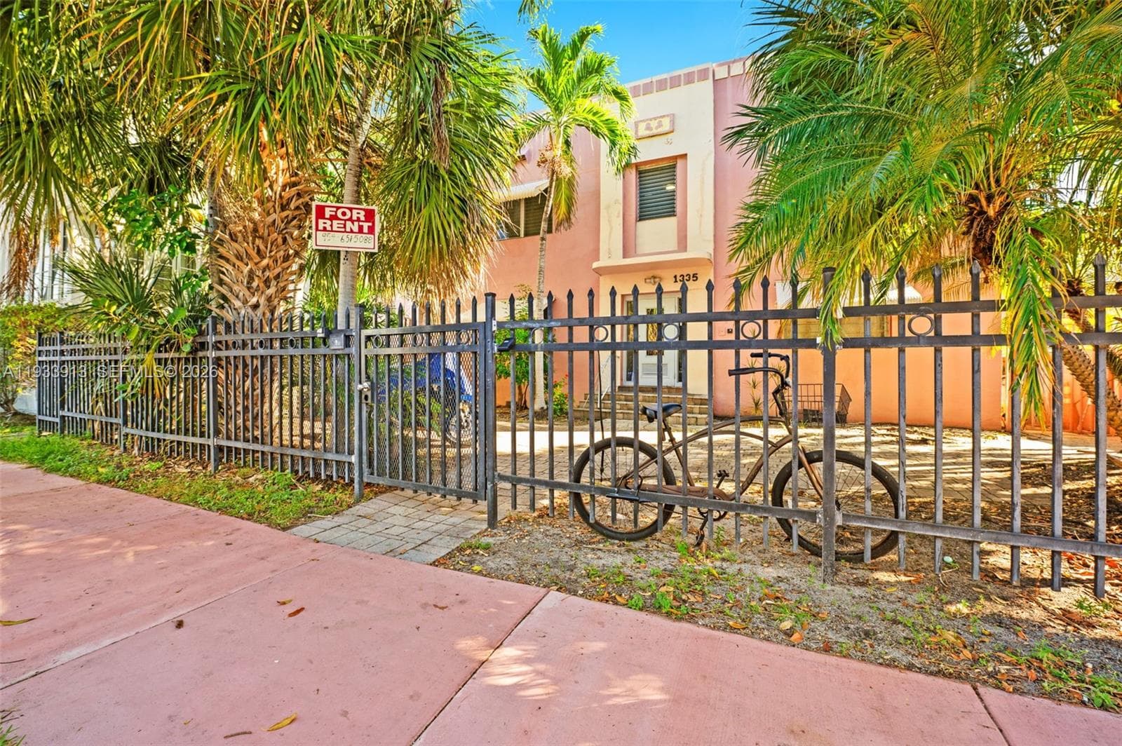 A11933913 — Miami Beach — 3