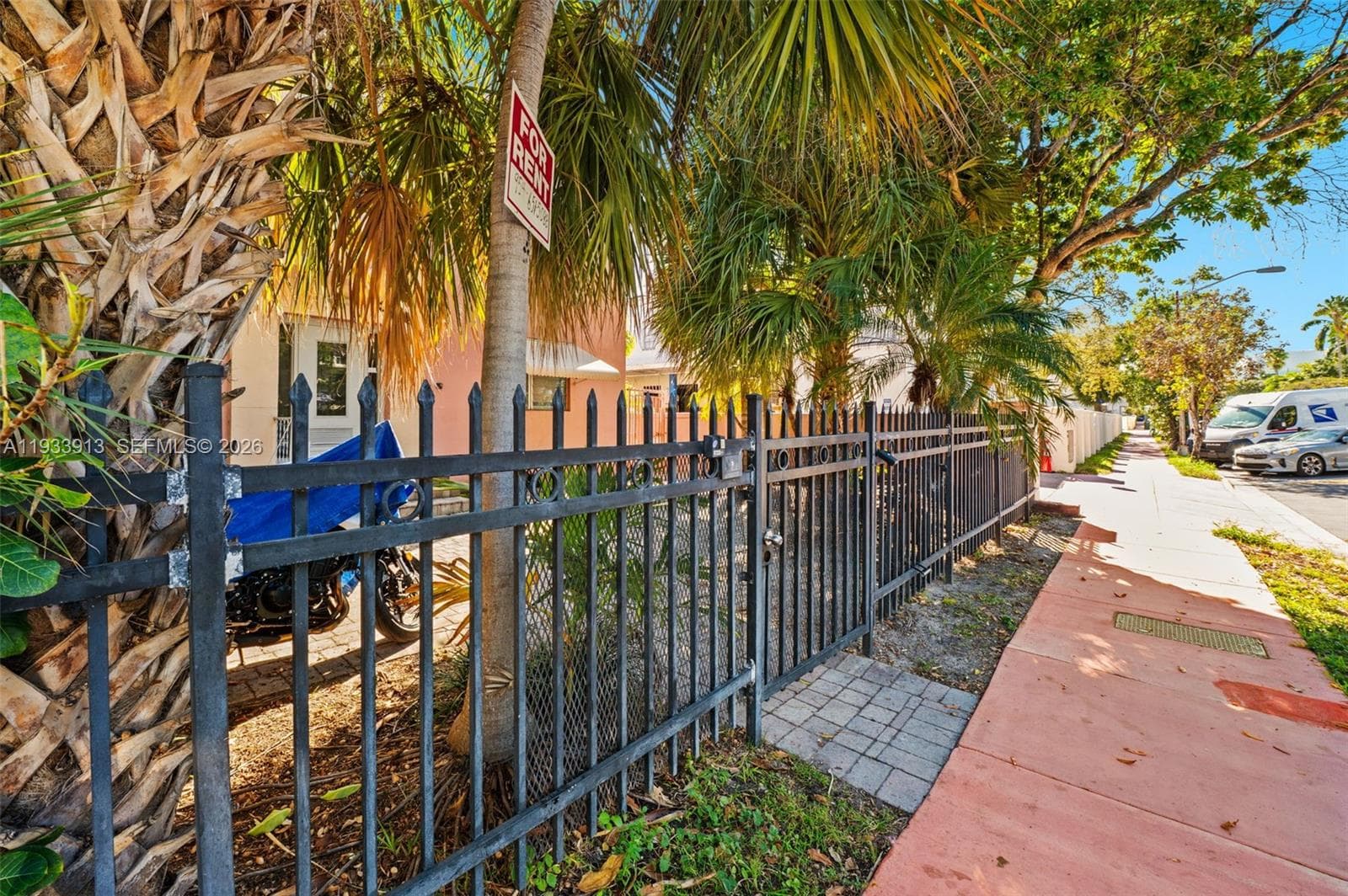 A11933913 — Miami Beach — 4