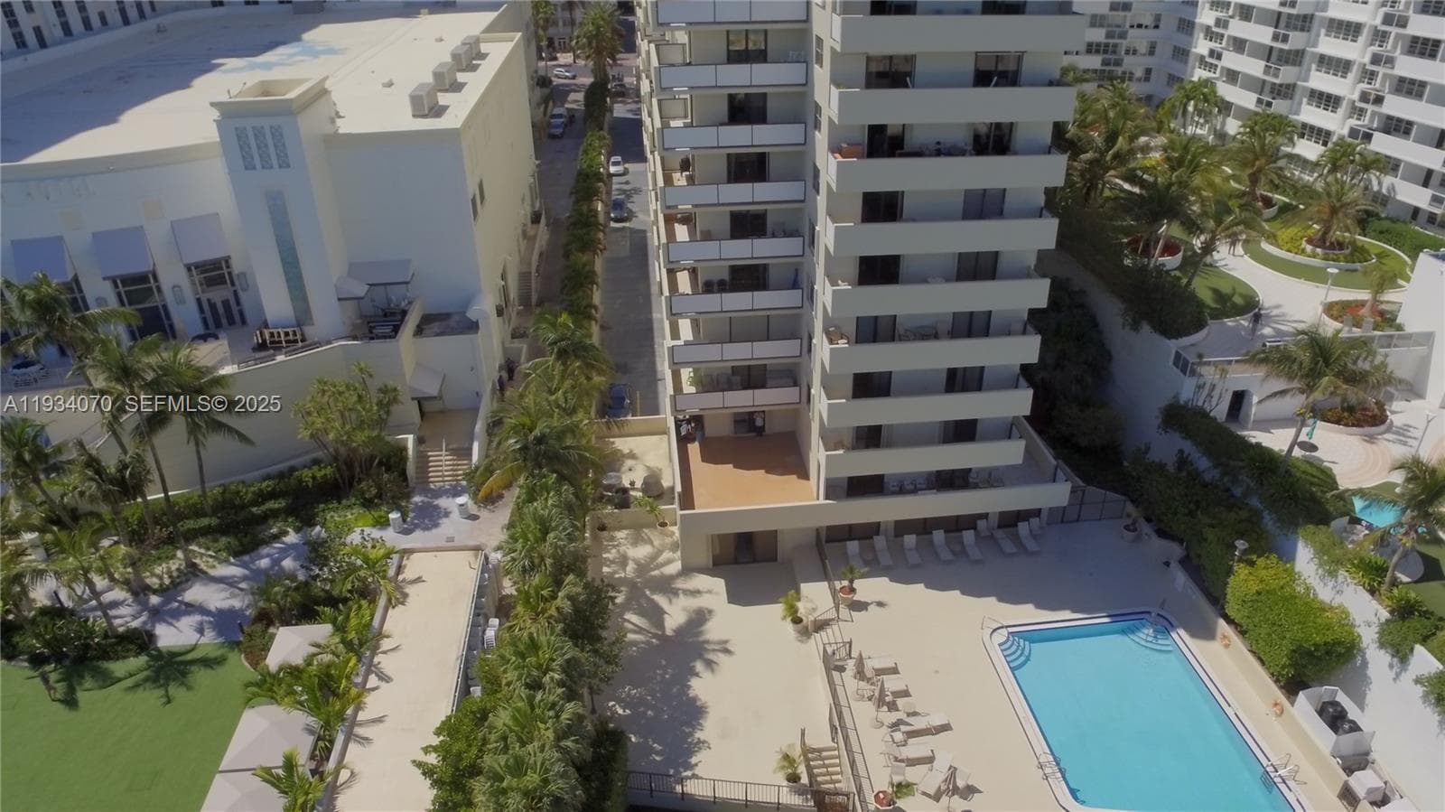 A11934070 — Miami Beach — 16